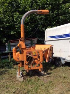 Dücker Holzhäcksler HF 760 bis 20 cm Durchmesser